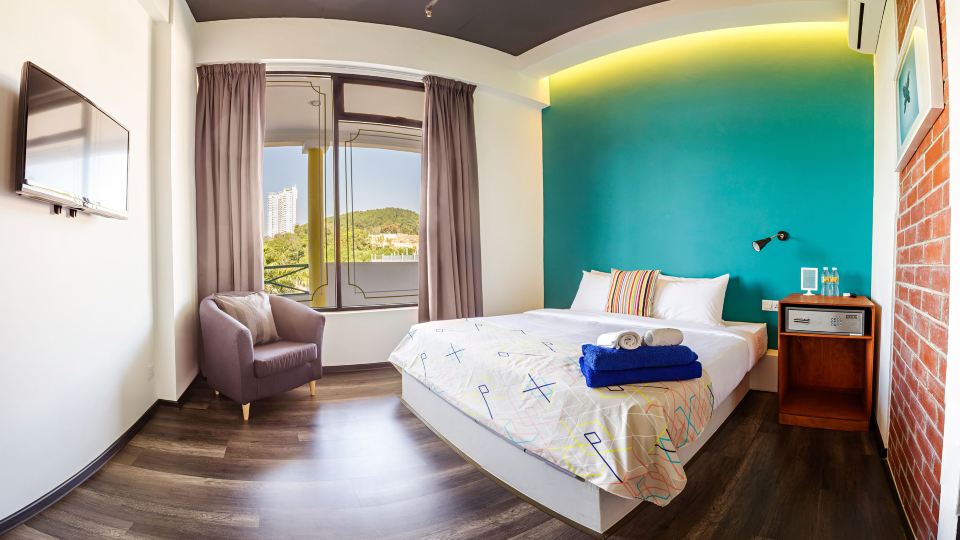 Roomies Suites