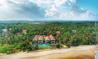 Sri Sharavi Beach Villas & Spa - with 43 Metre Saltwater Infinity Pool