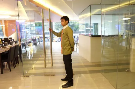 Southpole Central Hotel Отели рядом с достопримечательностью «Азиан Колледж Оф Текнолоджи»