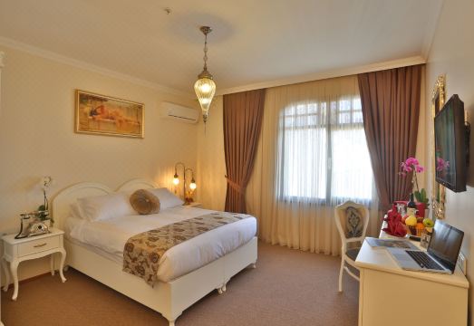 Bon Hotel City & Resort - Housity