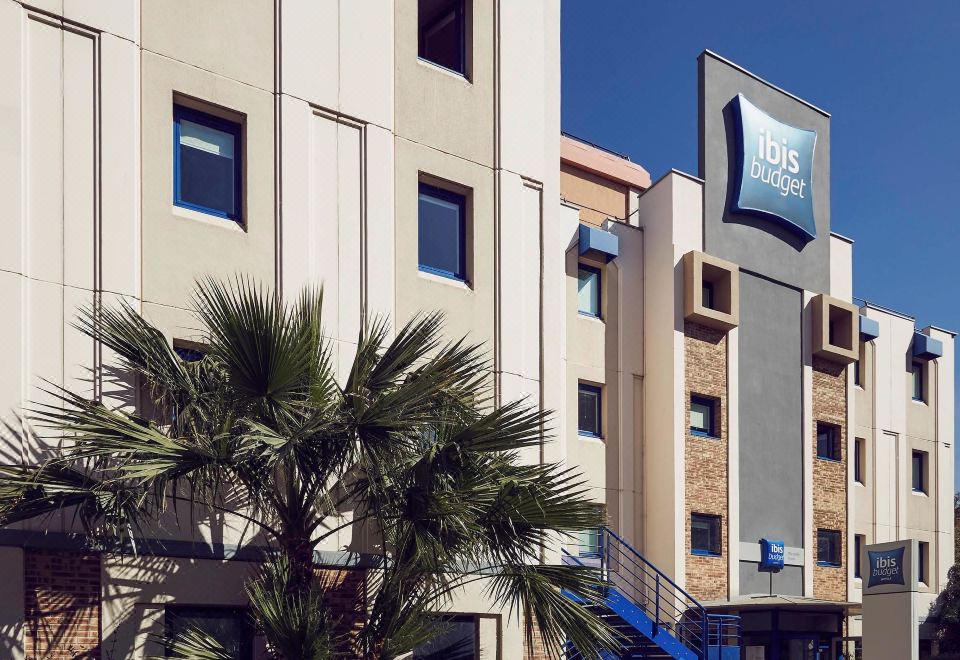 B&B Hotel Marseille Parc Chanot-Marseille Updated 2023 Room Price-Reviews &  Deals | Trip.com
