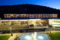 Limneon Resort & Spa Hotel dekat Cave Of The Dragon