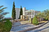 Villa TakeOff Saronida فنادق في سارونيكوس