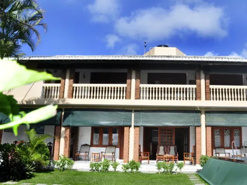 Little Paradise Hotels in Bentota
