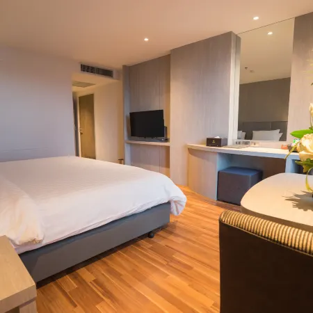 New Season Square Hotel