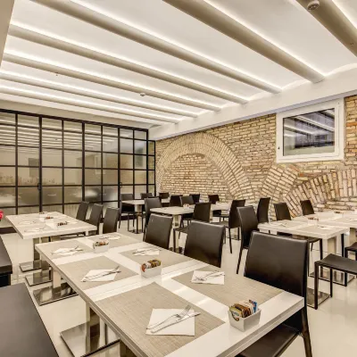 The Liberty Boutique Hotel Отели рядом с достопримечательностью «Вилла Торлония»
