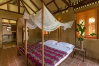 Our Jungle Camp Hotel di 