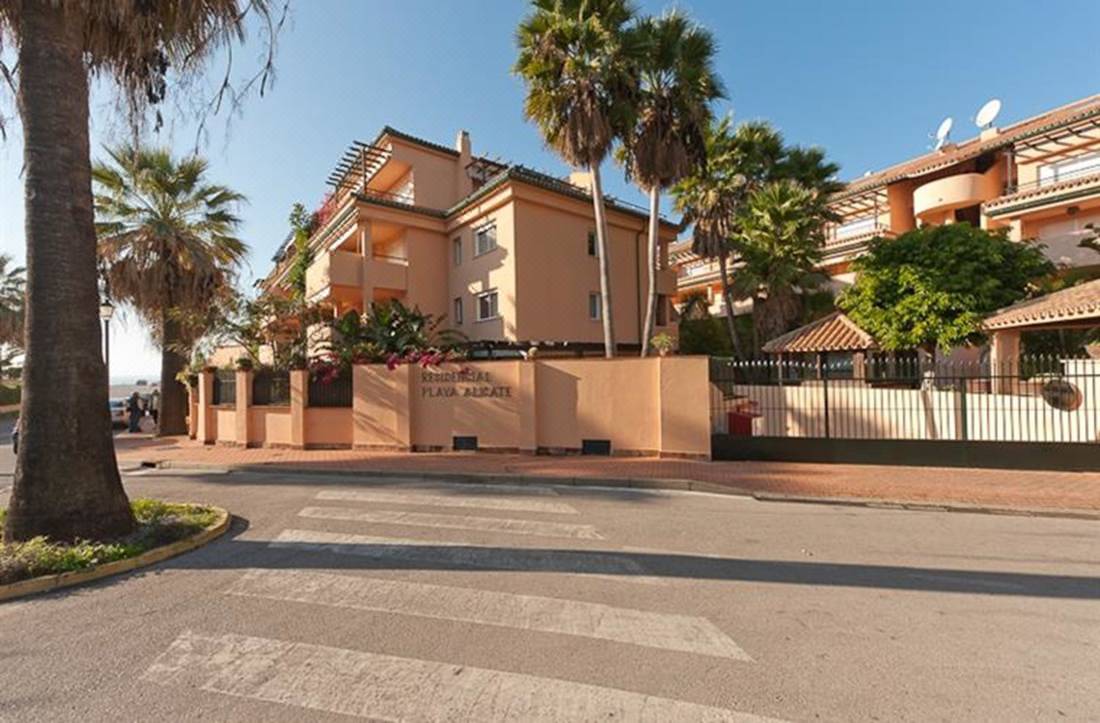 Apartamentos Residencial Playa Alicante - Valoraciones de hotel de  estrellas en Marbella