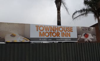 Town House Motor Inn