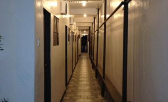 Ysraela Lodging House - Burgos - Hostel