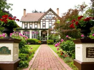 Vintage Gardens Bed & Breakfast