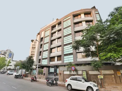 Dev Aadi Hotel 아메다바드 호텔