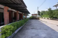 Baan I Talay Chumphon Hotels near Khao Chao Mueang Viewpoint