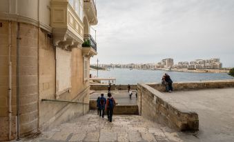 Valletta Holiday Old Theatre Lane