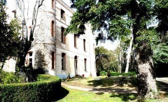 Chateau la Bouriette - Housity