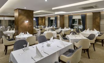 B Business Hotel & Spa