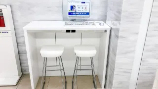 220u0v000000jpgga6B4D R 320 180 R5 D