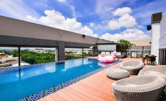 Tsun-Huang Hotel