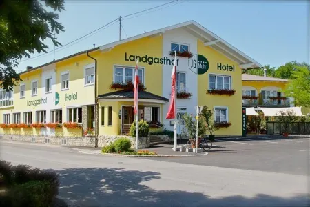 Landgasthof Hotel Muhr Отели в г. Петронелль-Карнунтум