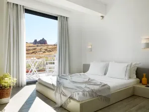 Eleia Seafront Rooms & Villas