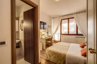 Trastevere Rooms Hotels near Scala Ugo Bassi