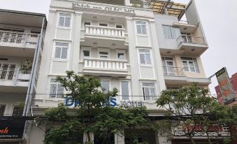 Dreams Hotel - Housity