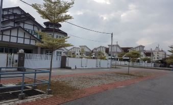 Sitiawan Homestay Entire Semi D Home