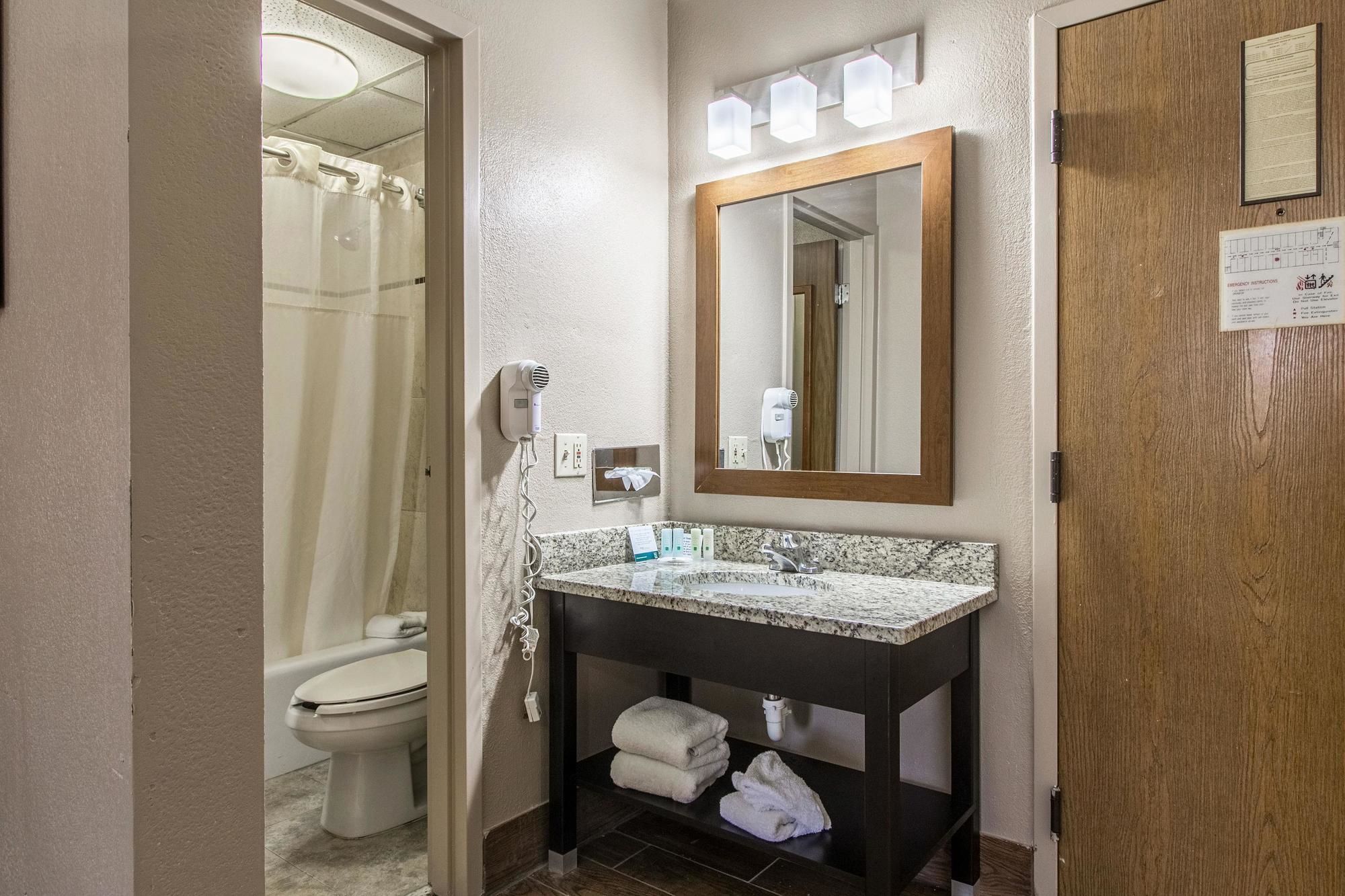 Quality Inn Wickliffe - Cleveland East