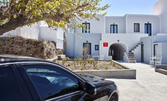 La Maltese Oia Luxury Suites