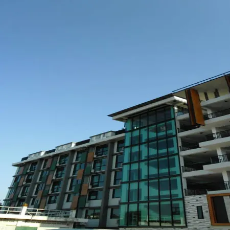 Izen Budget Hotel & Residence Отели рядом с достопримечательностью «Рыбацкая деревня Пакнам»