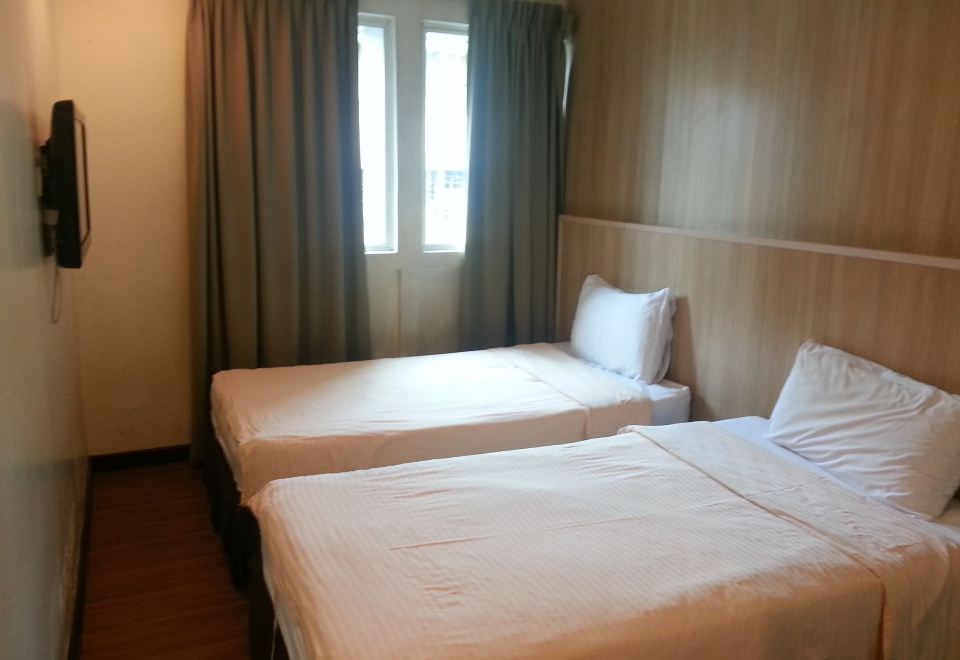 Maxim Hotel - Housity