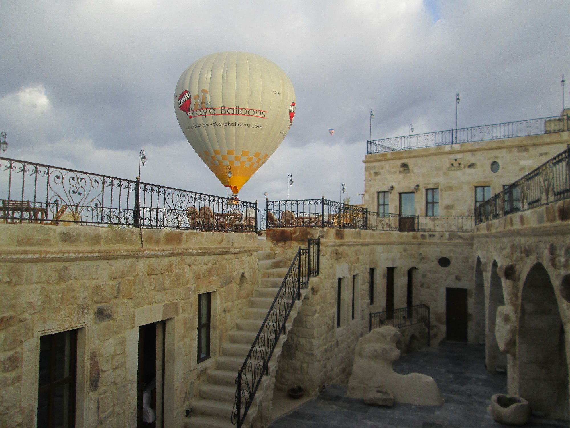 Golden Cave Suites