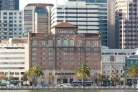 Harbor Court Hotel Hotel dekat Amtrak Railroad Passenger Station