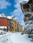 Lagrange Vacances - Le Domaine des 100 Lacs Hôtels à proximité de : Envergure