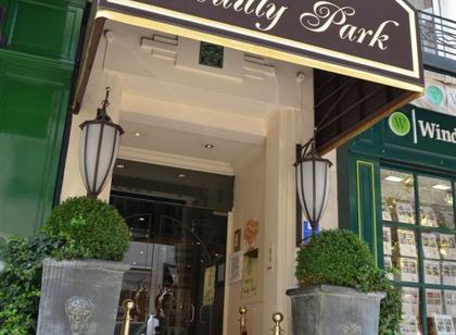 Neuilly Park Hotel