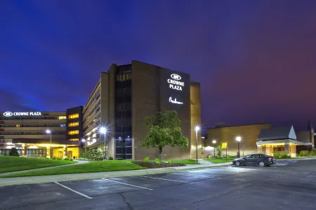 Crowne Plaza Lansing Отели в г. Waverly