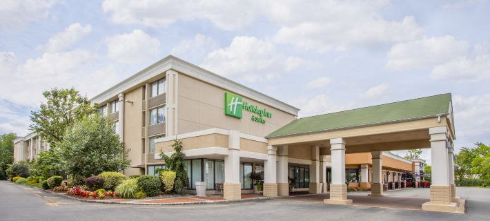 Holiday Inn & Suites PARSIPPANY FAIRFIELD by IHG Hotels in Morris County