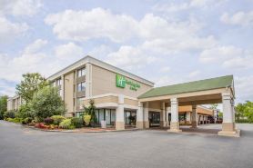 Holiday Inn & Suites Parsippany Fairfield
