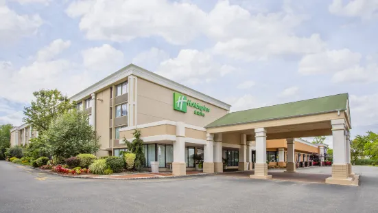 Holiday Inn & Suites Parsippany Fairfield, an IHG Hotel