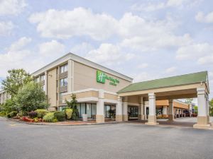 Holiday Inn & Suites Parsippany Fairfield, an IHG Hotel