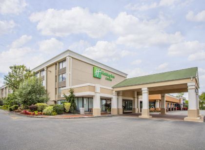 Holiday Inn & Suites Parsippany Fairfield, an IHG Hotel