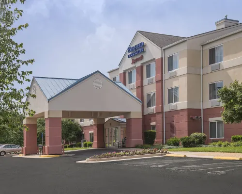 Fairfield Inn & Suites Dulles Airport Chantilly Hotels in Sully