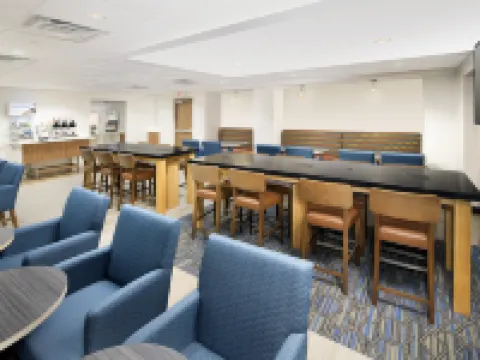 Holiday Inn Express & Suites COLLEGE PARK-UNIVERSITY AREA by IHG Hotels in Berwyn