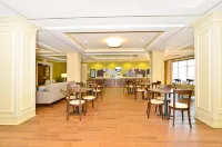 Holiday Inn Express & Suites WILLISTON by IHG - breakfast