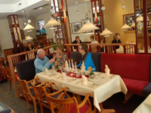 Restaurant Hotel Goldener Adler エムデンのホテル