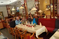 Restaurant Hotel Goldener Adler Hotels in Emden