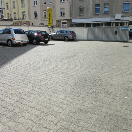 Aariana Hotel