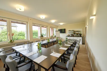 Hotel & Restaurant Rizzelli Superior Отели в г. Landkreis Neustadt a.d.Aisch-Bad Windsheim