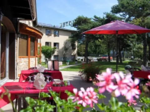 Logis Hotel le Lac