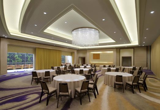 VOGO 아부다비 골프 리조트 & 스파의 멋진 야외 수영장